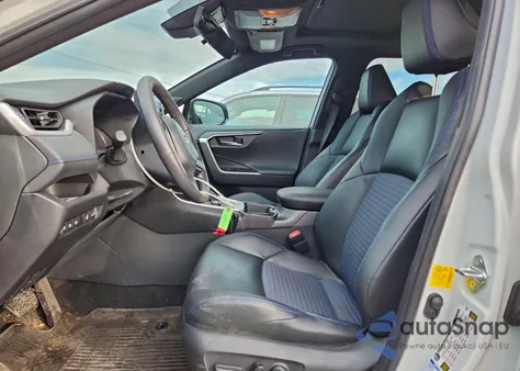 2021 Toyota Rav4 Xse из США, поврежденный, VIN 2T3E6RFV2MW005620